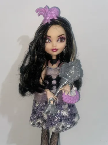 Boneca Ever after high Duquesa Swan COMPLETA