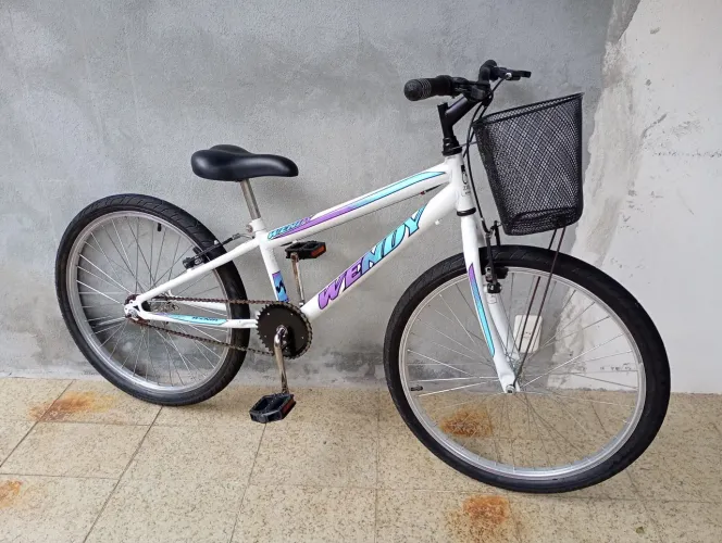 Bicicleta Wendy aro 24 - Ótimo estado!