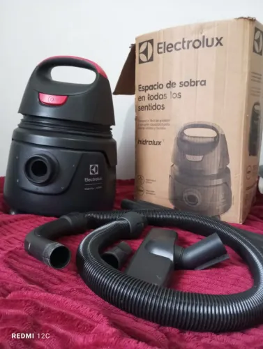 Vendo aspirador de pó e água
