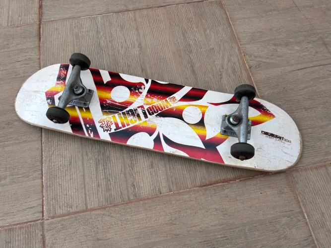 Skate Completo Holy Fiber Glass com Trucks Crail Originais