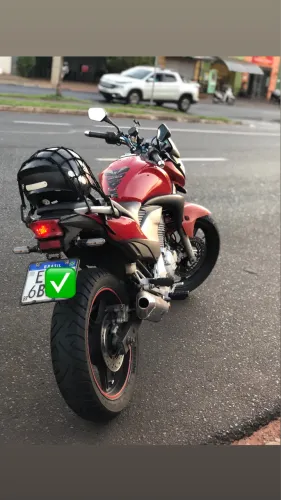 Cb 300 2012 dou de entrada em carro