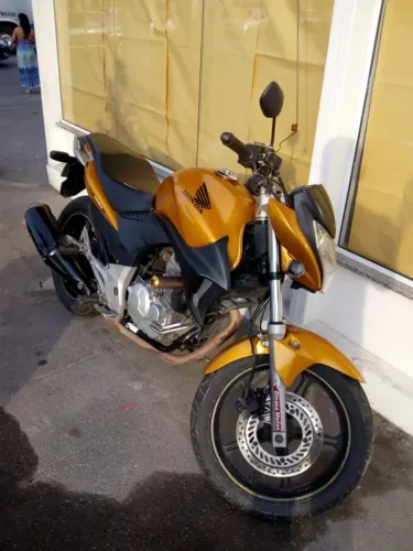 Vendo cb 300 2010