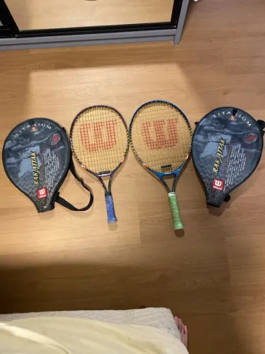? 2 RAQUETES DE TÊNIS WILSON TITANIUM + CAPAS