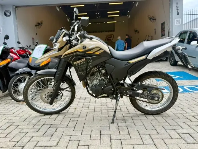 XTZ 250 LANDER 2024 - ZERADA!