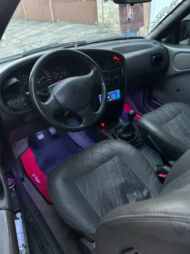 Volkswagen Logus GLI / GL 1.8 (álcool) 1995