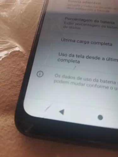 Celular moto e40 64gb trincado na ponta e sem áudio de saída