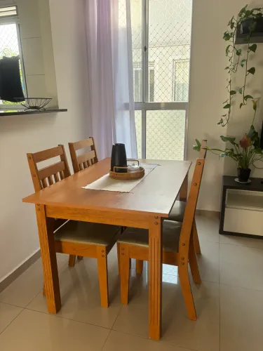 Mesa de Jantar - 4 cadeiras