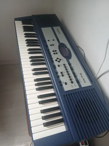 Teclado Roland