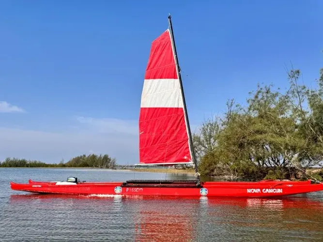 Barco estilo canoa havaiana a vela e motor - catamarã- Homologado Marinha