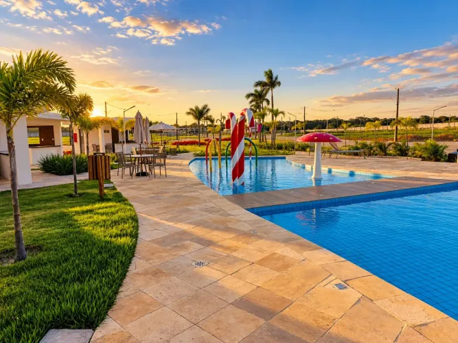 Vendo ou troco lote 11x21, Sul, no Eco Park Condominium e Resort