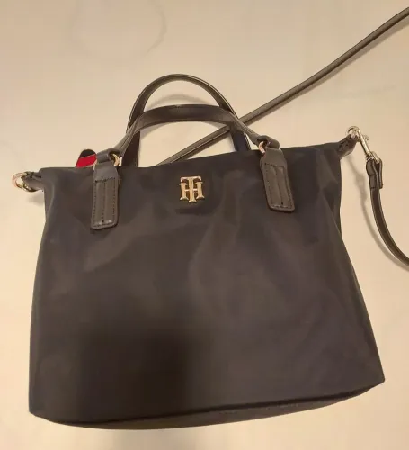 Bolsa Feminina Tommy Hilfiger (original) + lenço de brinde