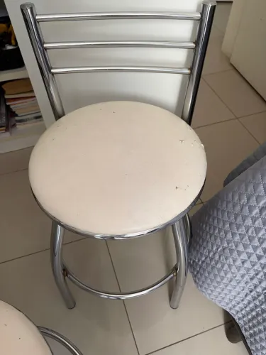 Banqueta almofadadas usadas em perfeito estado! Retirada com o comprador 
