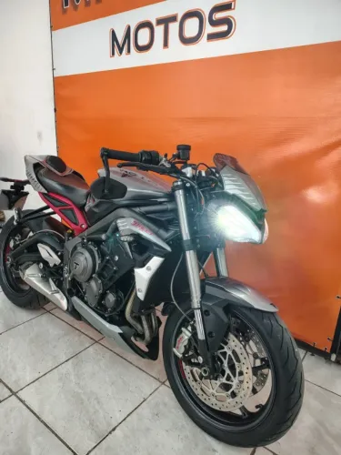 Triumph StreetTriple 765 RS 2022