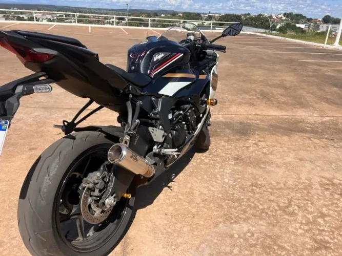 Kawasaki ZX-6R 2025/2026 Impecável - Baixa Quilometragem
