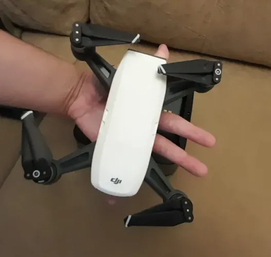 Drone dji spark fly more combo c/ estação