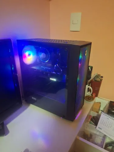 PC Gamer Completo I5 / RX 7600 / 894 GB SSD + Teclado Redragon + Webcam C920s
