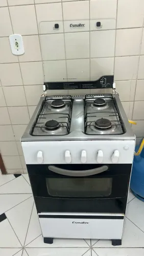 Fogão Esmaltec 4 Bocas com Mangueira e Regulador - R$ 150