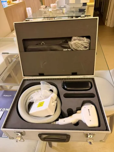 *Equipamento:* HAKON MEDICAL SAN - Equipamento de Laser para Epilação Premium 4D