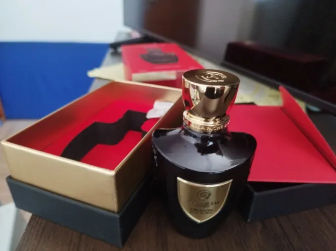 Perfume da Azza parfums