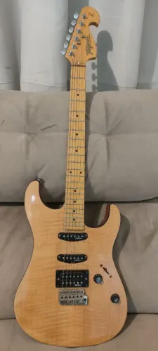Guitarra Tagima + cubo meteoro