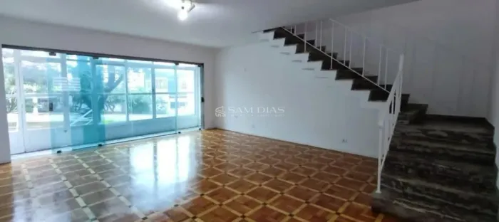 Sobrado para Venda na Mooca com 200M², 4 Dormitórios, 5 Banheiros e 5 Vagas de Garagem