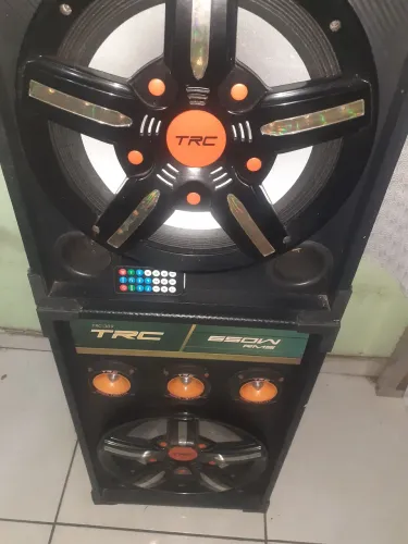 Caixa amplificada trc modelo 389,650 whats (110-220)funcionando perfeitamente. 