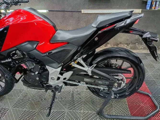 Vende-se Cb 300F