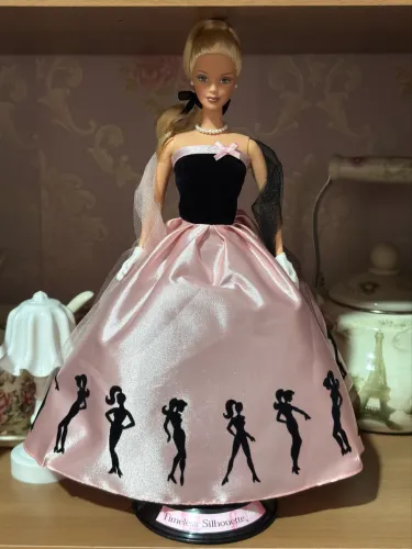 Barbie Collector Vintage Timeless Silhouette