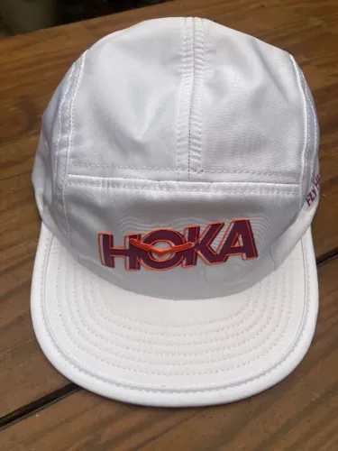 Bone HOKA branco NOVO