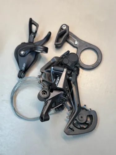 Câmbio e passador shimano xt m8100