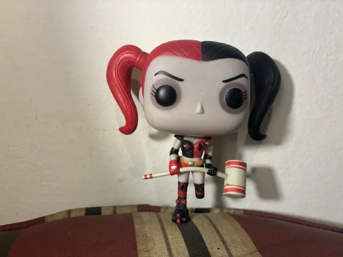 boneco de vinil Funko Pop! Heroes Harley Quinn Roller Derby #66