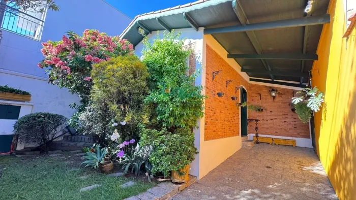 Casa com 3 dormitórios à venda, 140 m² por R$ 790.000,00 - Nova Guará - Guaratinguetá/SP