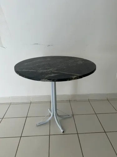 (JÁ FOI DOADO) DOAÇÃO: Mesa com Tampo de Mármore