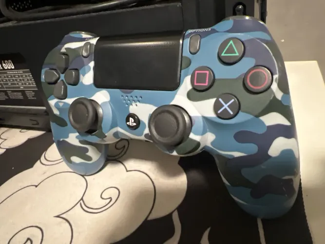 Controle de ps5, Réplica.