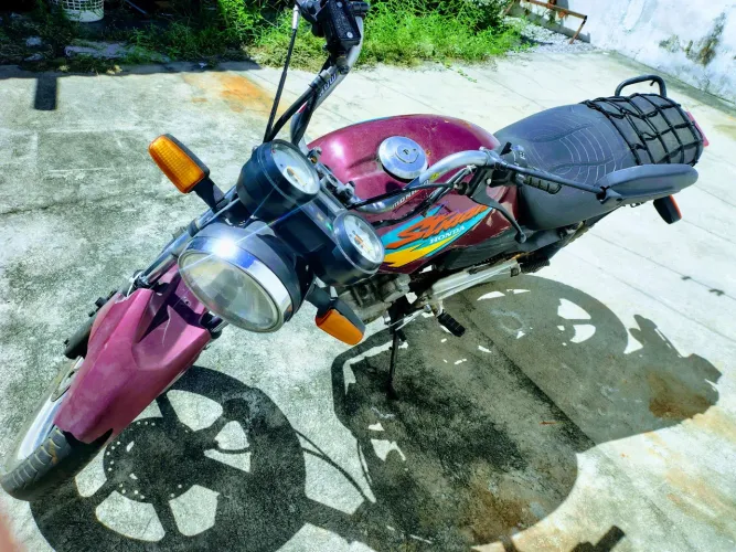 Moto CBX Strada 200 cilindrada Com procedência.