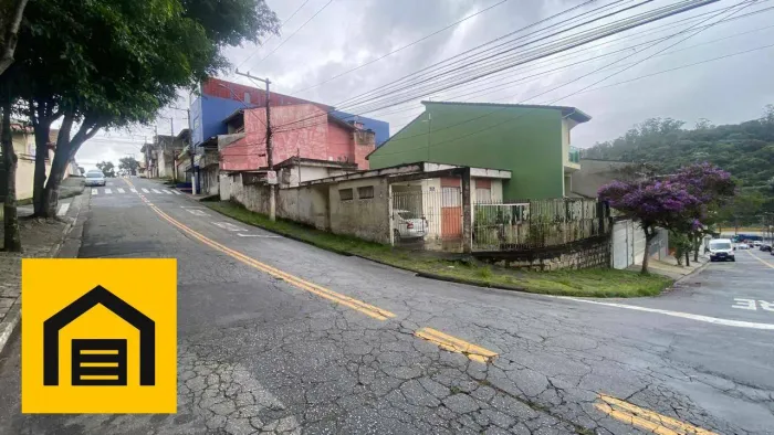 Casa térrea com 3 dormitórios à venda, 205 m² por R$ 650.000 - Vila Emílio - Mauá/SP