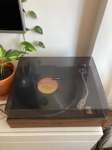 Vitrola pioneer