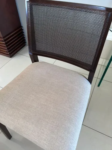 Elegante mesa de jantar com 8 cadeiras