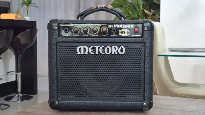 Amplificador de Baixo - Meteoro Demolidor FWB-20 (Cubo de Contrabaixo)