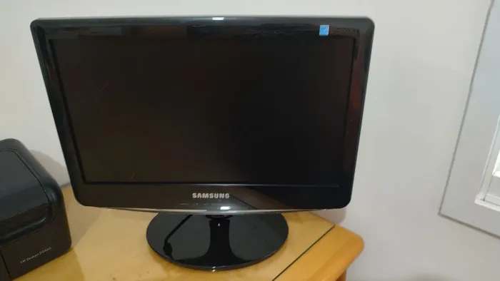 Monitor Samsung B1630monitir funcionando normalmente tela de 15; 6 polegada