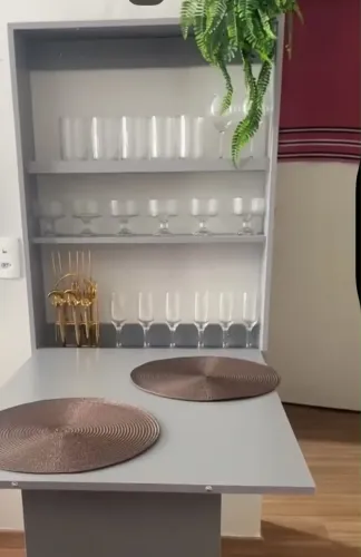 Mesa retrátil cinza