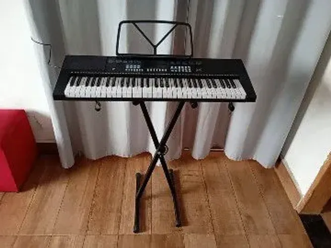 Teclado musical novo