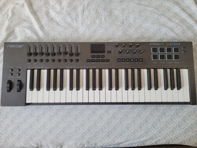 Teclado Controlador Midi Nektar Impact 49+