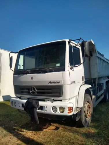 Mb atron 2729 6x4 caçamba 2013