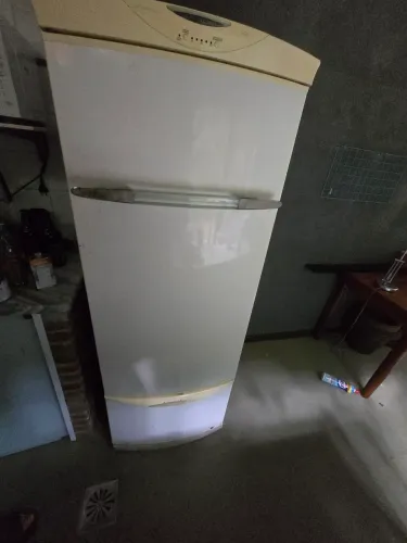 Geladeira Brastemp 360L All Refrigerator