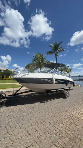 Lancha Ventura 215 Cabin com Motor Verado 150Hp Muito Nova!