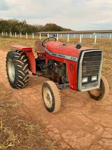 Trator massey fergunson 235 