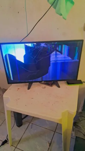 Vendo smart tv AoC tela quebrada 
