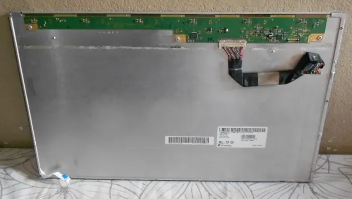 VENDO DISPLAY LCD DE 20 POLEGADAS
