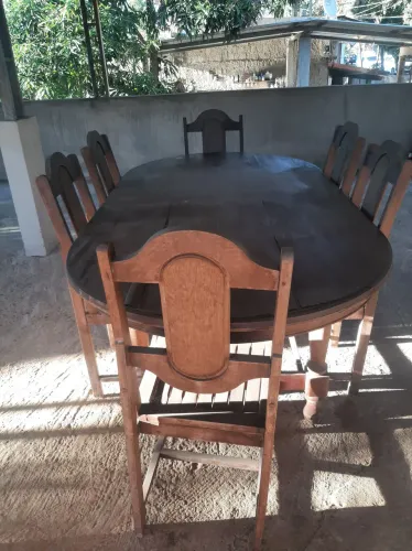 Vende se mesa seis cadeiras madeira boa, precisa reformar